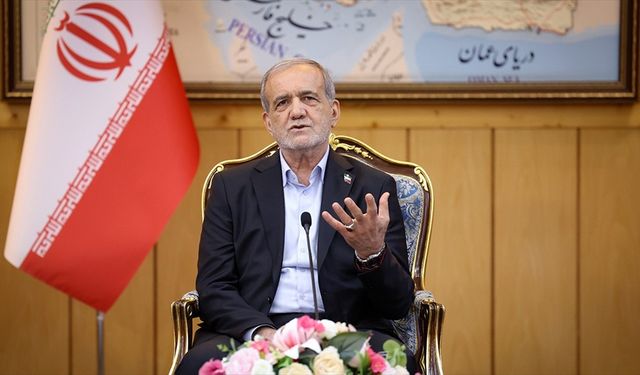 İran Cumhurbaşkanı'ndan 'komşu ülkelerin liderlerine hakaret edilmemesi' uyarısı