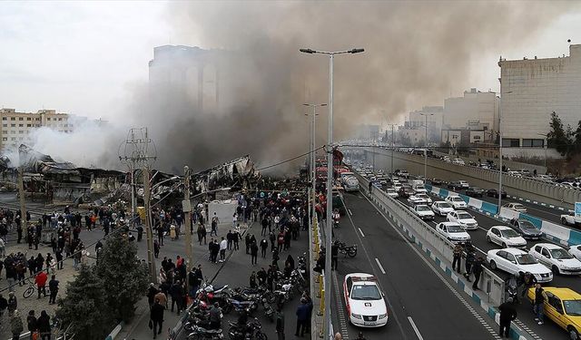 Tahran'da çarşıda yangın!
