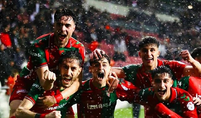 19 Yaşındaki Adem Yeşilyurt, Fenerbahçe’ye Katıldı