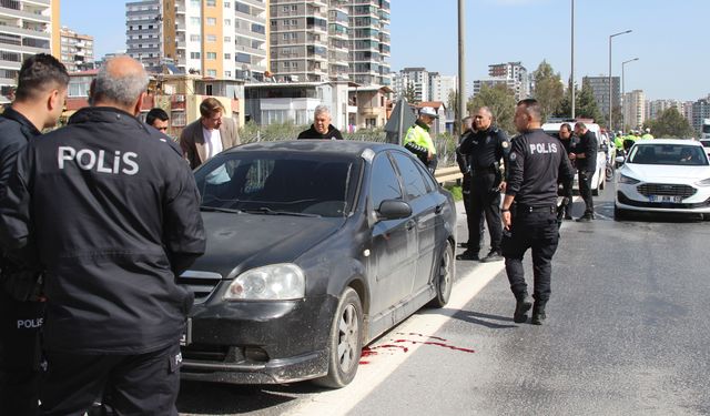Başından silahla vurulmuş halde ölü bulundu