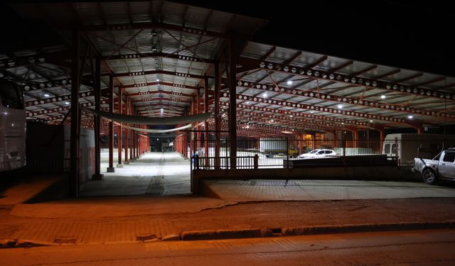 Bayraklı’da İftar Hazırlığı Sırasında Bıçaklı Saldırı