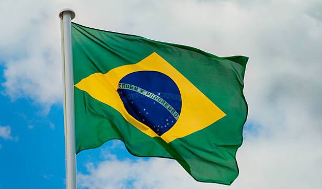 Brezilya'da otobüsü devrildi!