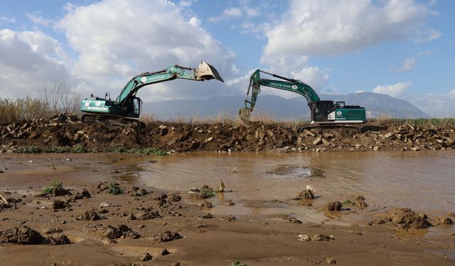 DSİ'den Irlamaz Çayı'nda Taşkın Sonrası Çalışma!