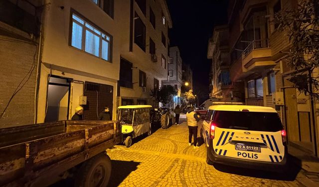 Erdek’te yalnız yaşayan emekli öğretmen evinde ölü bulundu