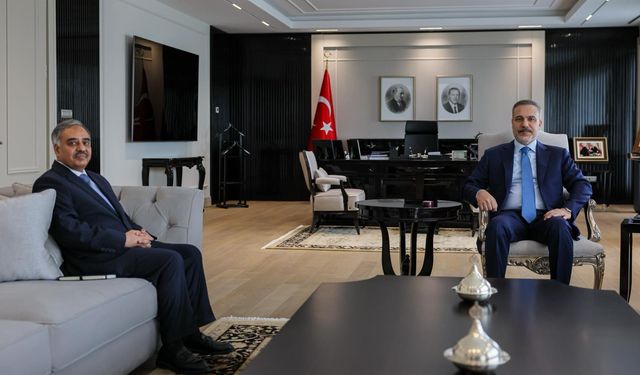 Hakan Fidan, D-8 Genel Sekreteri Mahmood ile görüştü