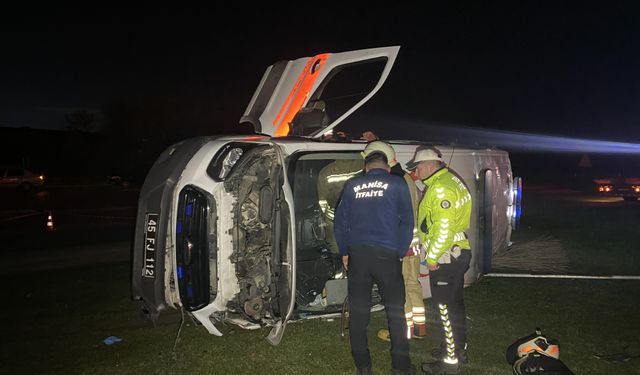 Manisa’da Ambulans Devrildi: 5 Yaralı