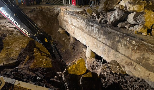 Mersin’de Köprü Çöktü