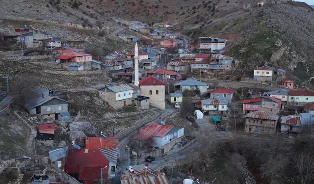 Tarihi cami Ramazana hazır