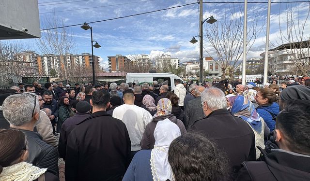 Tekne Tatili Acı Bitti: Bahar Taş Son Yolculuğuna Uğurlandı