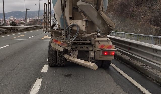 Tünelde 4 araç, zincirleme kazaya karıştı