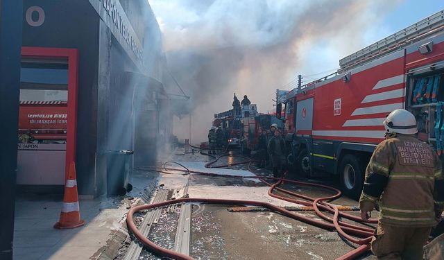Yedek parça dükkanında yangın