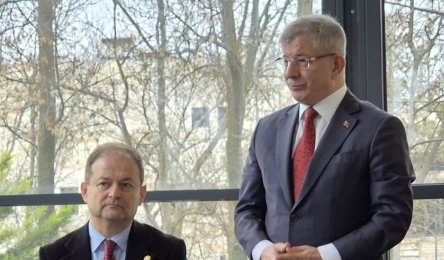 Davutoğlu’ndan Muhalefete Birleşme Çağrısı: Üçüncü Yol Şart