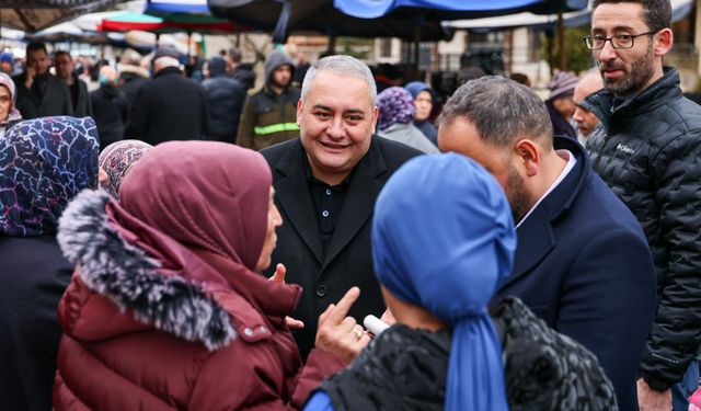 Başkan Özarslan'dan Ayvalı Semt Pazarını Ziyaret