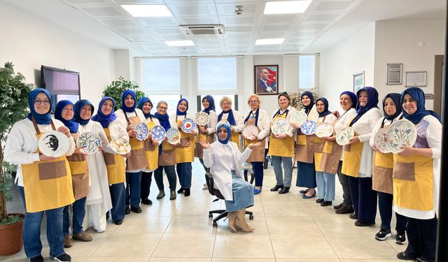 Hayal Sanat Atölyesi’nde Mavi Konseptli Çini Workshop