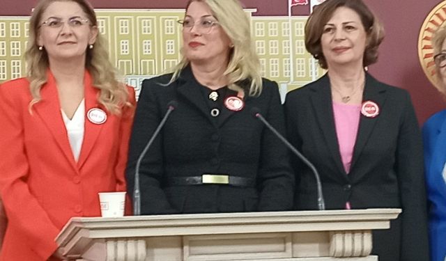 "MEDENİ KANUN KADINLARIN YAŞAM BİÇİMİDİR”