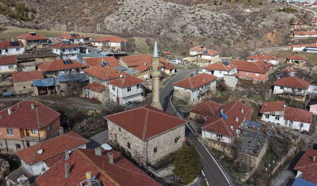 Ankara Çubuk’taki Tarihi Camiler Asırlara Meydan Okuyor