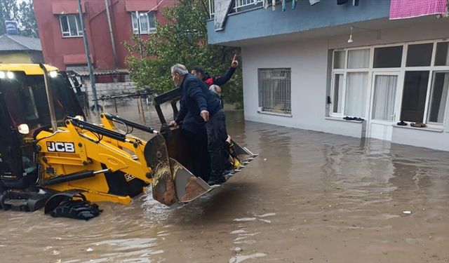 Hatay'da sağanak hayatı olumsuz etkiledi