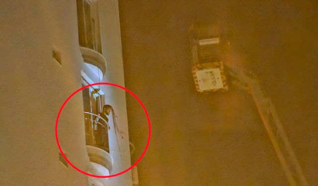 Adana’da Tehlikeli Anlar:  Balkonda Kendini Yakmakla Tehdit Etti