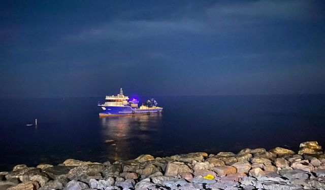 Balıkçı teknesi karaya oturdu