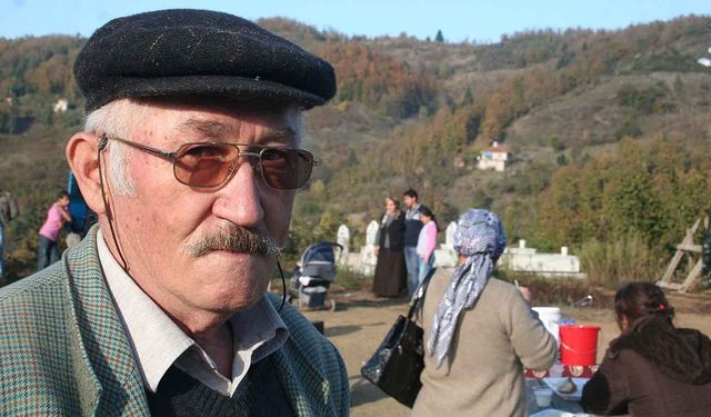 Zonguldak'ta tarım aracı devrildi