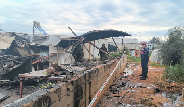 Antalya'da konteynerde yangın; 6 ölü!