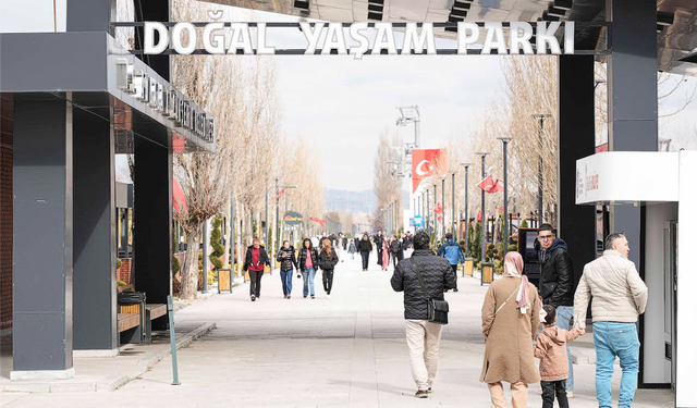 Başkentliler Bayramı Büyükşehir’in Parklarında Kutladı