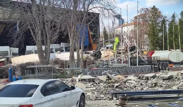 Ankara’da Yıkım Sırasında Duvar Çöktü!