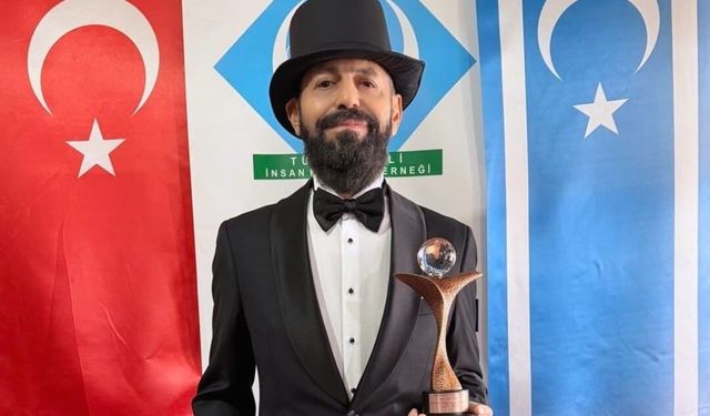 Akif Manaf’a “Barış ve İnsan Hakları” Ödülü