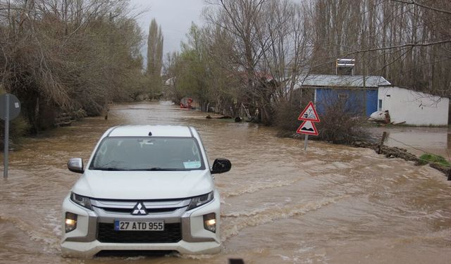 Canova Köyü Kısmen Sular Altında Kaldı!