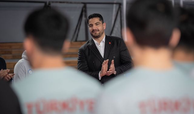 Taha Akgül’den Genç Milli Güreşçilere Motivasyon Ziyareti