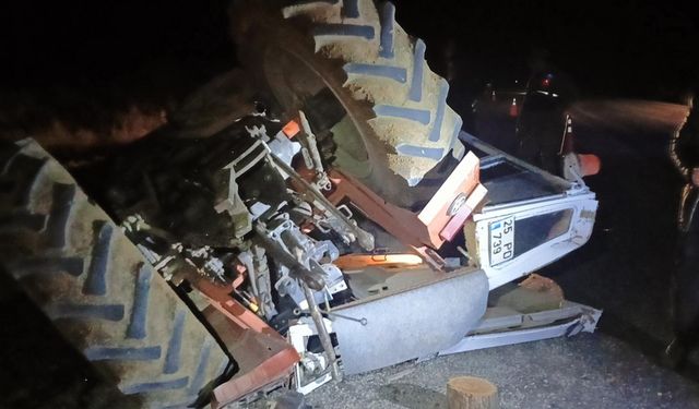 Ambulans traktöre çarptı: 4 yaralı