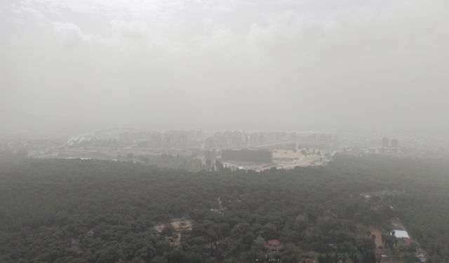 Antalya çöl tozu bulutuyla kapladı