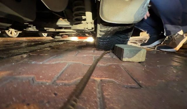 Avcılar'da yolu işgal eden inşaat demirlerine ceza