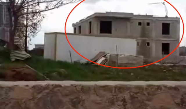 Diyarbakır'da kuvvetli rüzgar evin çatısını uçurdu