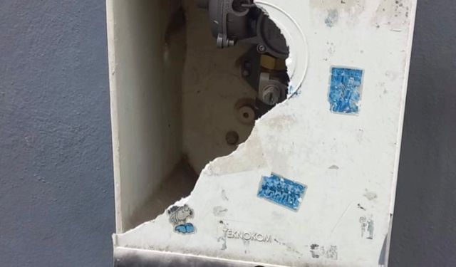 Doğal gaz kutusunu yumruklayıp kırdılar