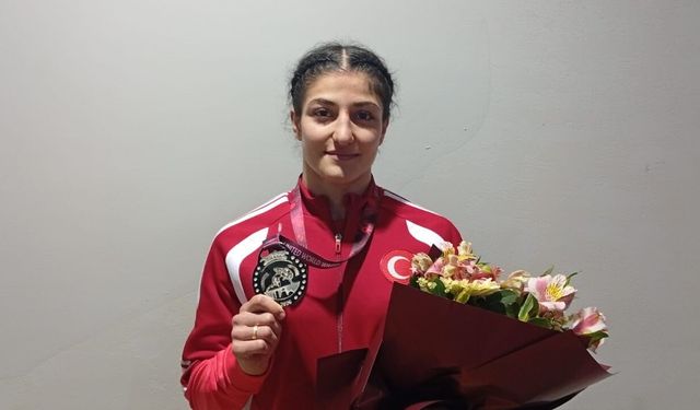 Elvira Kamaloğlu Avrupa İkincisi Oldu!