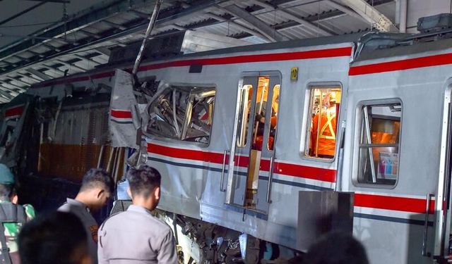 Endonezya’da Tren Faciası: 14 Ölü, 38 Yaralı