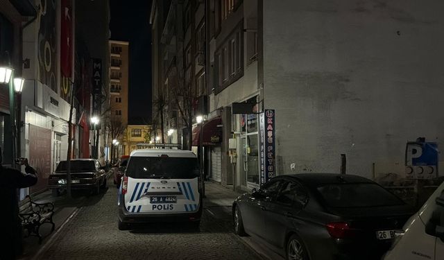 Evinde ölü bulundu
