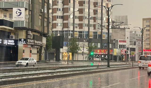 Gaziantep'te dolu yağışı hayatı olumsuz etkiledi