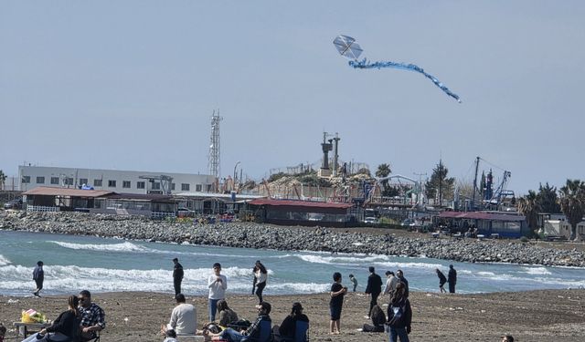 Hatay’da Yağmurun Ardından Güneş Açtı, Sahiller Doldu