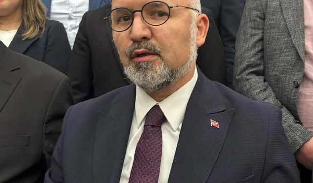 İzmir Meclisi’nde Faaliyet Raporu Gerginliği: Arbede Çıktı
