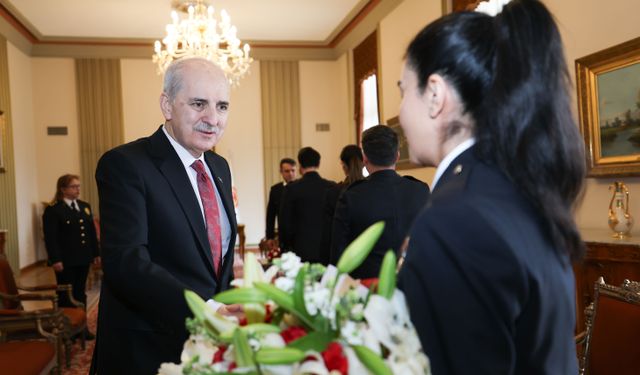 Kurtulmuş, TBMM'de görevli polisleri kabul etti