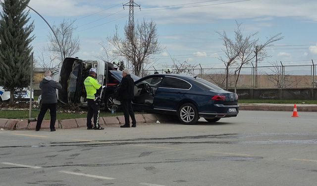 Malatya'da feci kaza: 3 yaralı