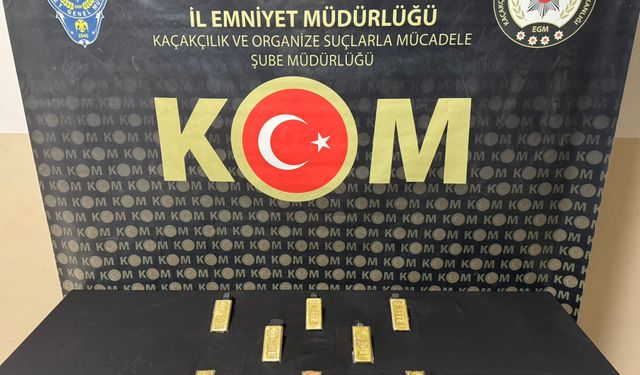 Motosiklet sürücüsünün sırt çantasından saf altın çıktı