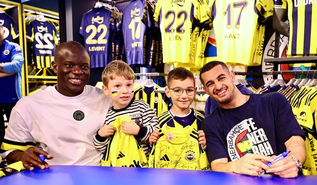 N'Golo Kante ile Levent Mercan Fenerbahçeliler ile buluştu