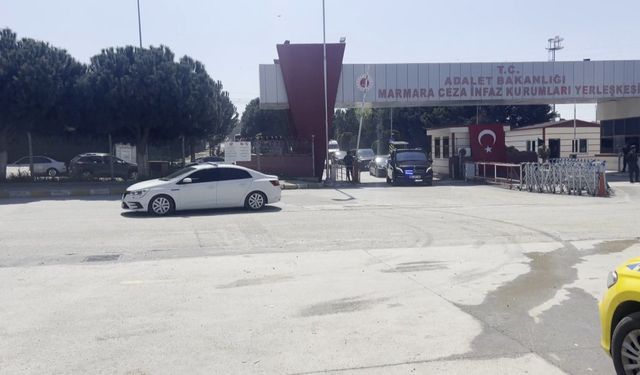 Özgür Özel, Ekrem İmamoğlu'nu ziyaret etti