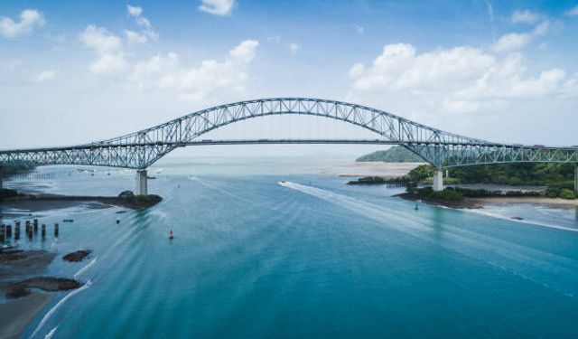 Panama'daki Amerika Köprüsü'nde yangın