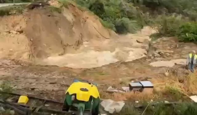 Sağanak Silifke’yi Vurdu: Yol Çöktü, Tarım Arazileri Sular Altında Kaldı