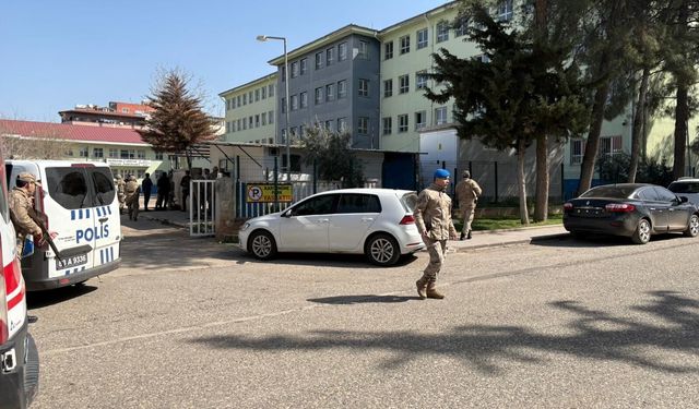 Şanlıurfa'da Liseye Silahlı Saldırı!