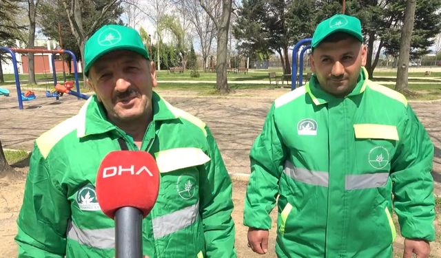 Temizlik işçilerinin tahterevalli keyfi gülümsetti